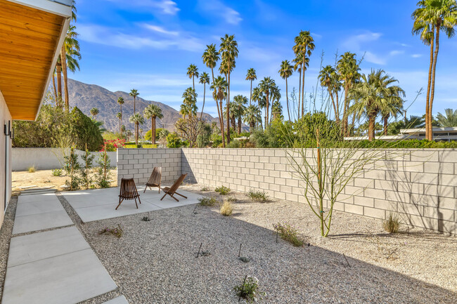 Building Photo - 1127 San Lucas Rd