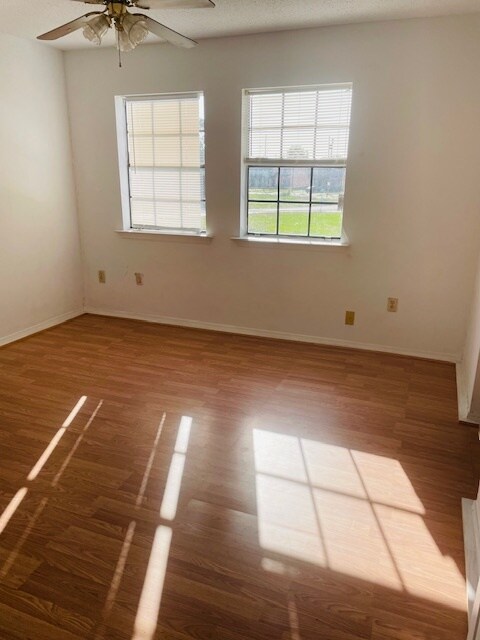 Building Photo - 1511a Kings Rd