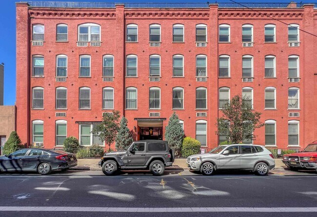 Building Photo - 222 Grand St