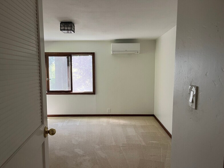 Building Photo - 5728 Merriewood Dr