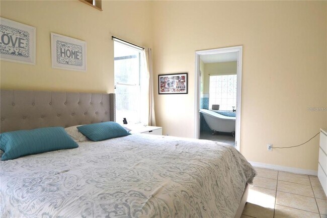 Building Photo - 4924 Hook Hollow Cir