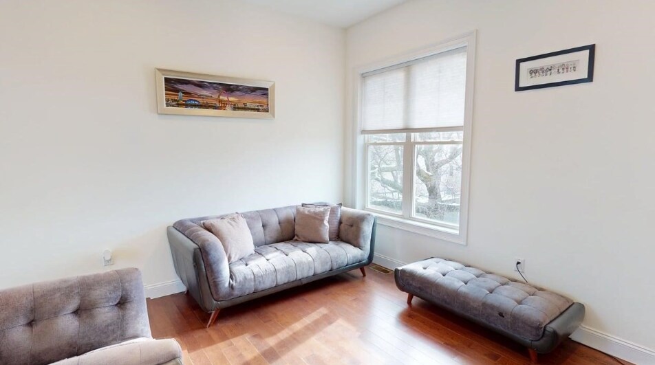 Building Photo - 4 Market St