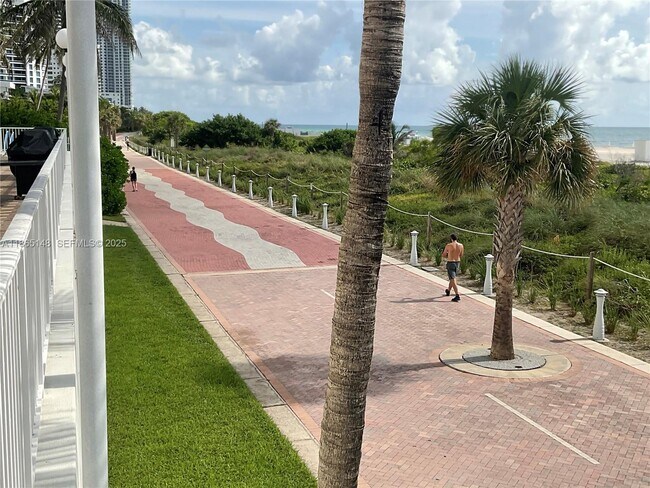 Building Photo - 5701 Collins Ave