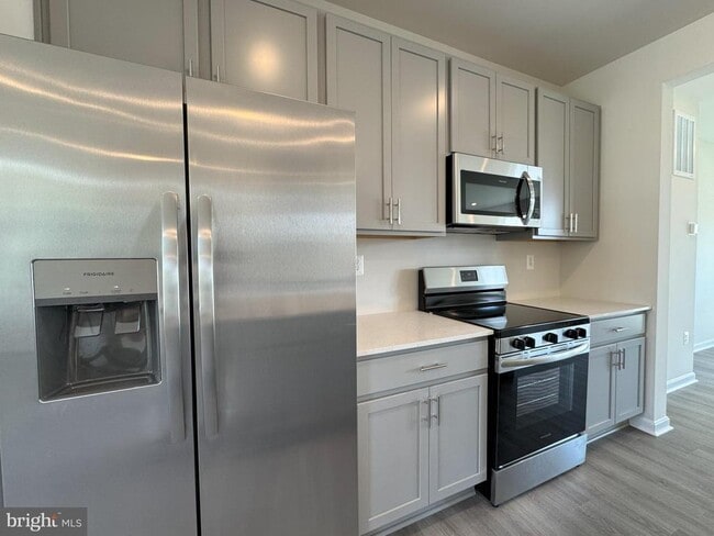 Building Photo - 45714 N Maxine Wy