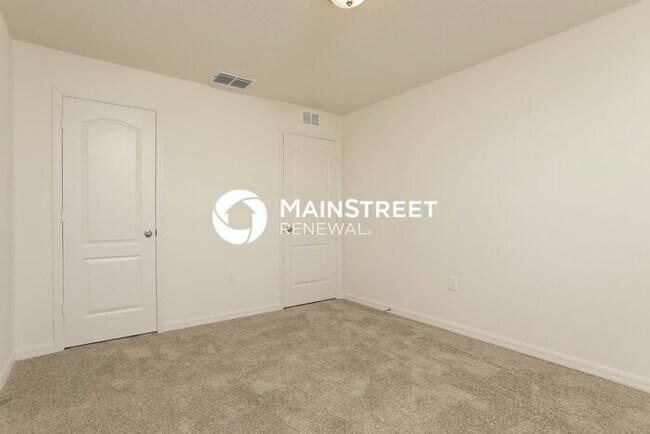 Building Photo - 3 Bedroom Pet-Friendly Home in Leesburg, FL with Main Street Renewal