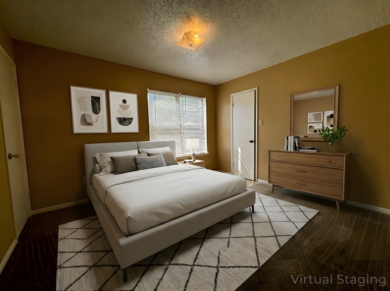 Building Photo - 3008 Chaucer Dr