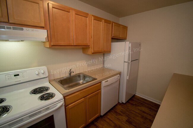 Building Photo - 2147 27th Ave Ct