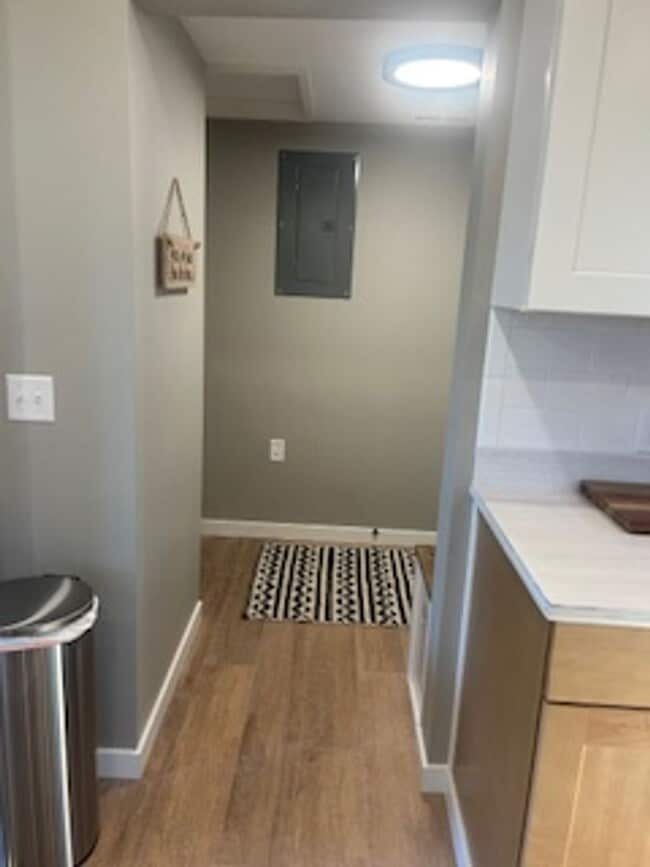 Building Photo - Adorable Fully Remodeled Home in Prime Location – Furnished & Move-In Ready!