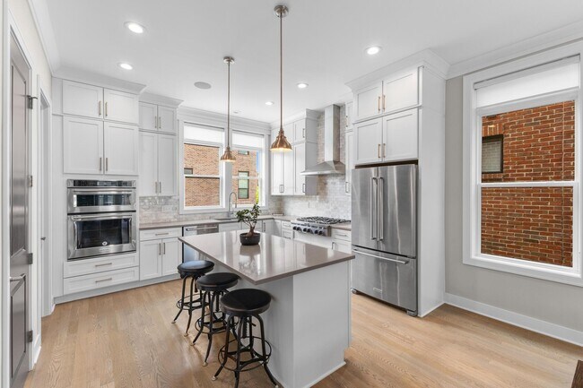 Building Photo - 293 Auden Ave