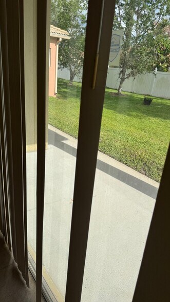 Building Photo - 6221 Spring Lake tr