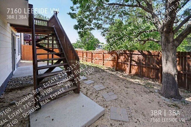 Building Photo - 7160 Leeside View