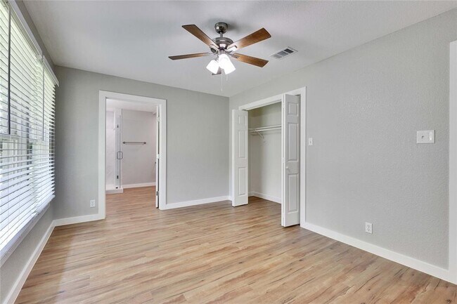 Building Photo - 11409 Hunters Ln