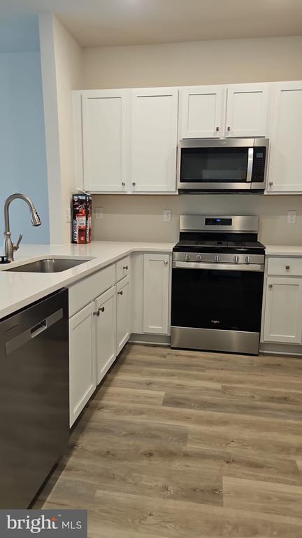 Building Photo - 18 Elliot Ln