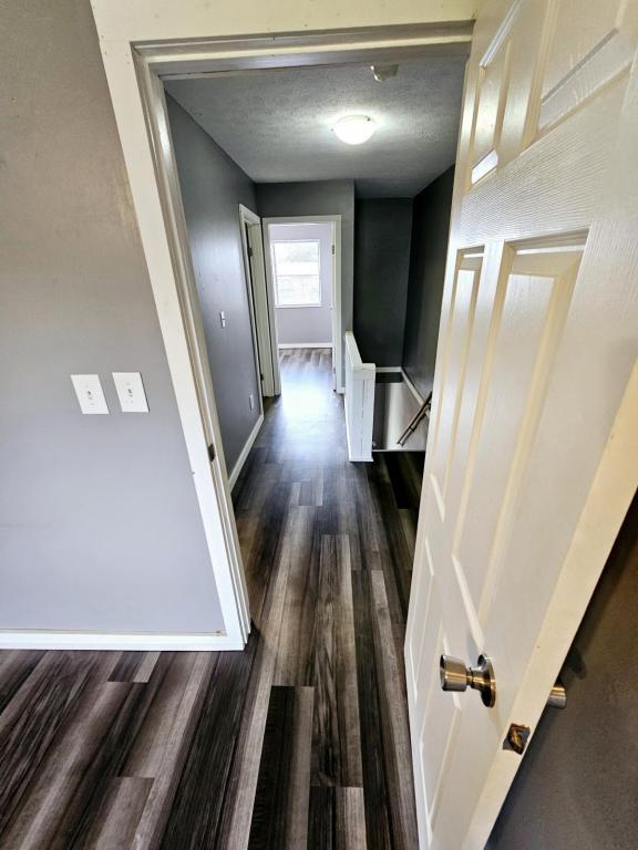 Building Photo - 647 Villa Rd