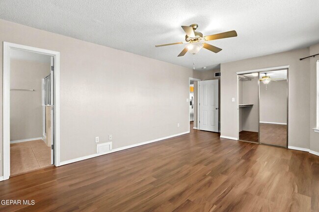 Building Photo - 10822 Elise St