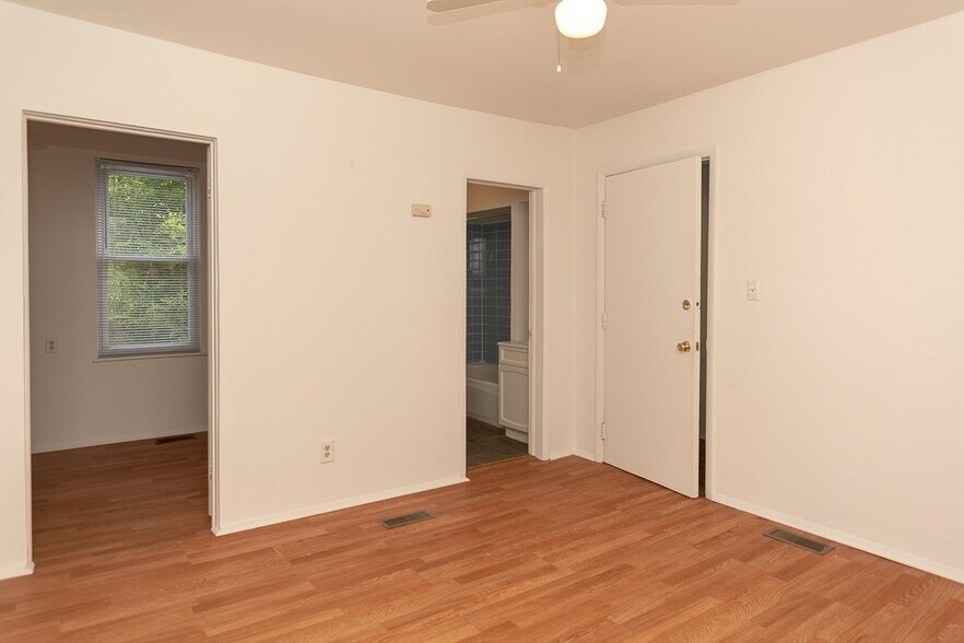 Building Photo - 1722 N Kimball Ave