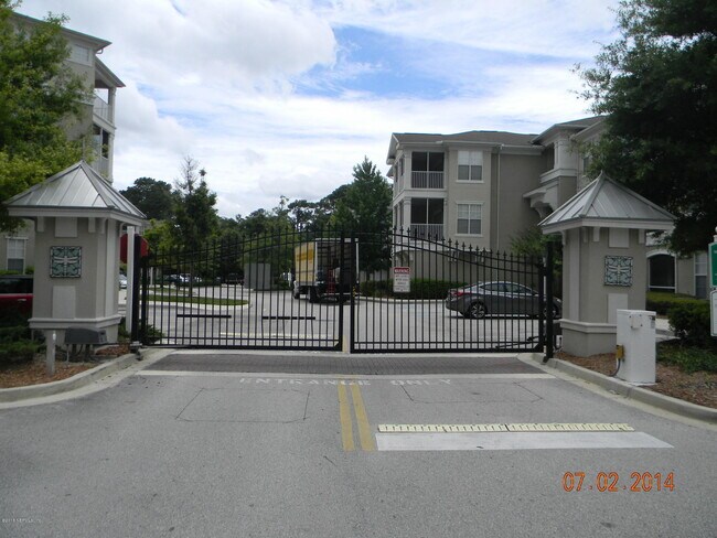 Building Photo - 1001 Monument Rd