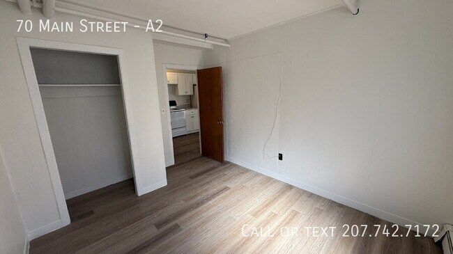 Building Photo - 70 Main St