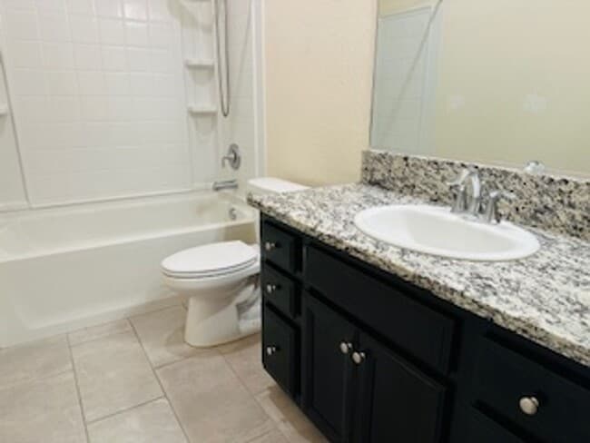 Building Photo - $2,390 Riverstone Community 3 Bd, Hwy 41 & Ave 12, Solar - Timberline Way, Madera