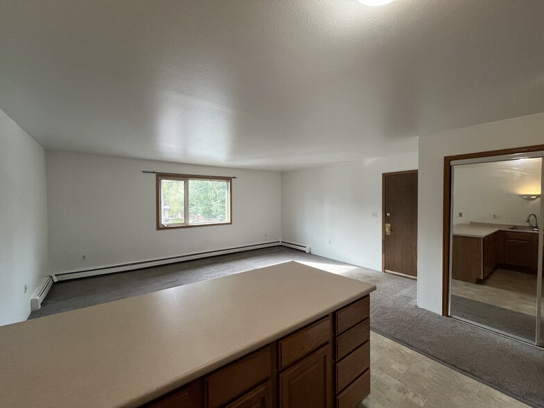 Building Photo - 615 Ginko Rd