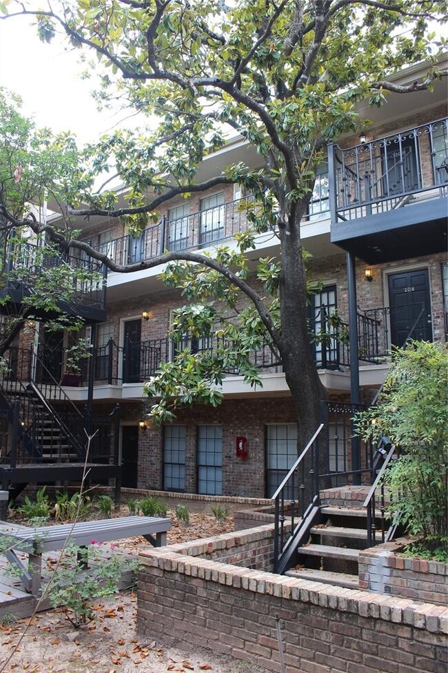 Building Photo - 2801 Rio Grande St