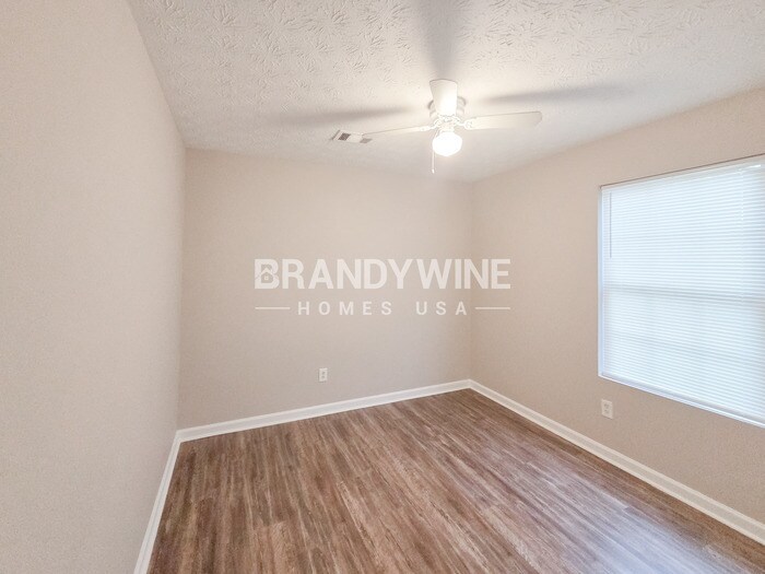 Building Photo - 5260 Tussahaw Crossing