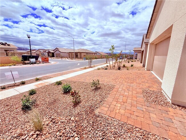 Building Photo - 684 Ambridge Dr