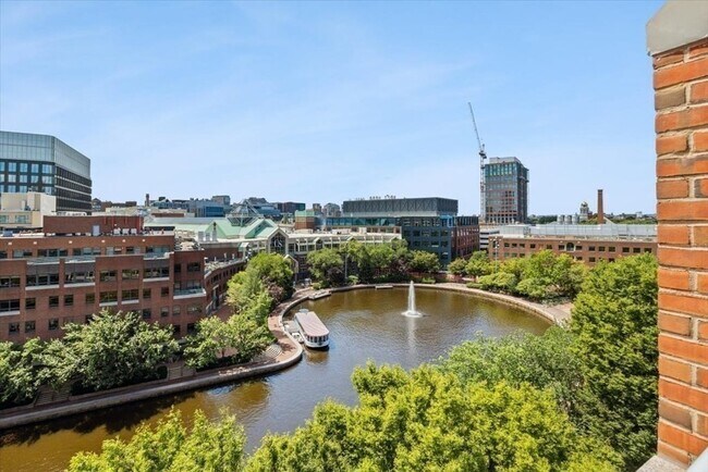 Building Photo - 4 Canal Park