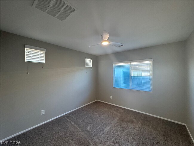 Building Photo - 43 Heathrow Lake Ave