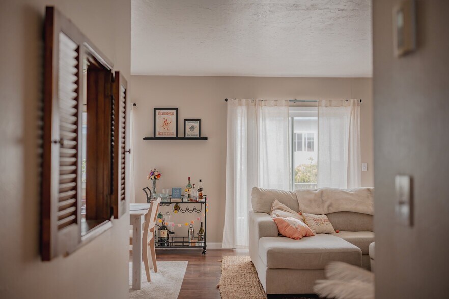 Building Photo - 340 Moss St