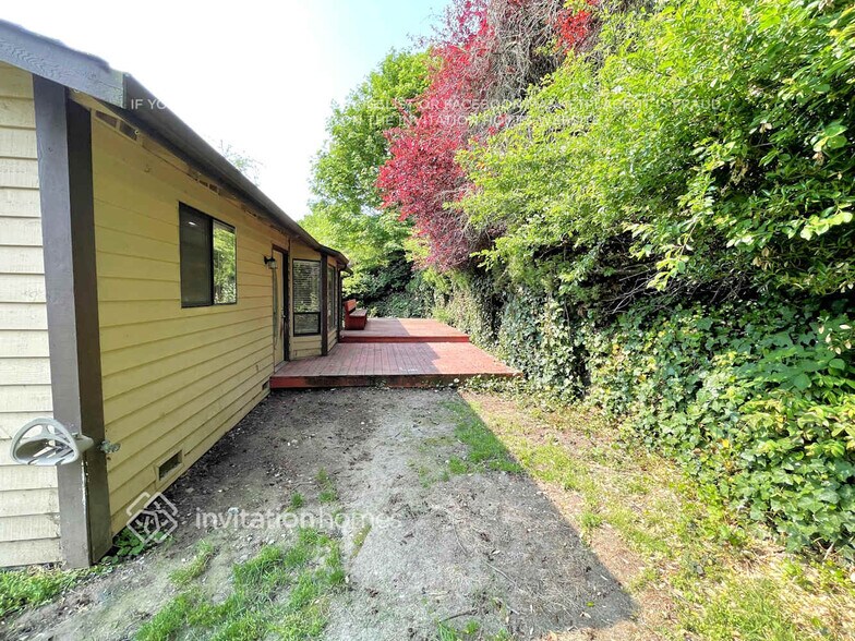 Building Photo - 3308 St Andrews Ct NE