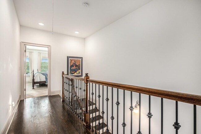 Building Photo - 1216 Virginia Ct