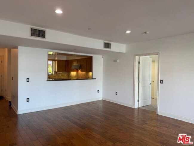 Building Photo - 8238 W Manchester Ave