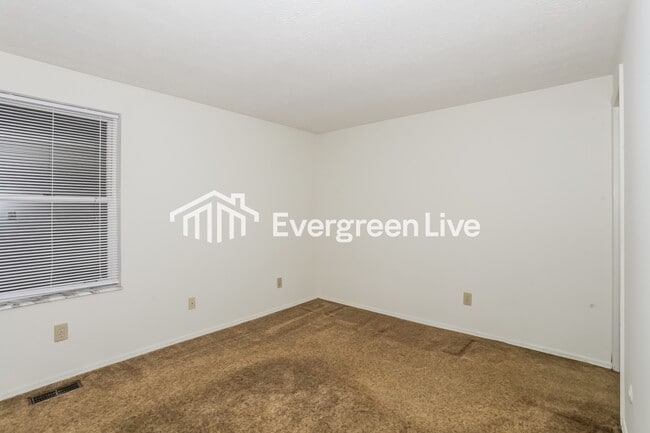 Building Photo - 8654 Belle Chase Dr