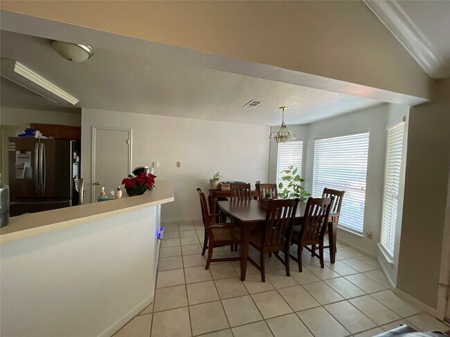 Building Photo - 14323 Cypress Ridge Dr