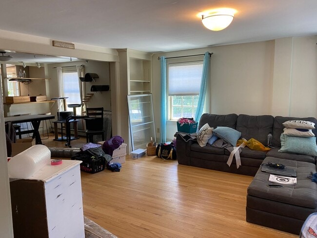 Building Photo - 2 Quechee Rd