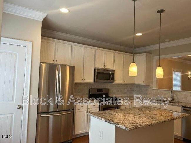 Building Photo - 7833 ACC Blvd
