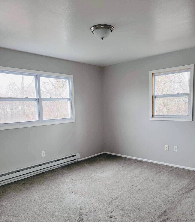 Building Photo - 58 Royal Oak Dr