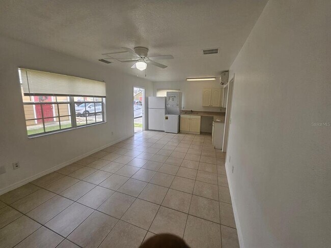 Building Photo - 601 Washington Palm Loop