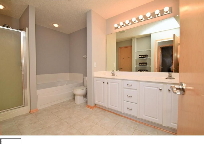 bathroom1 - 5034 Fountain Ln N