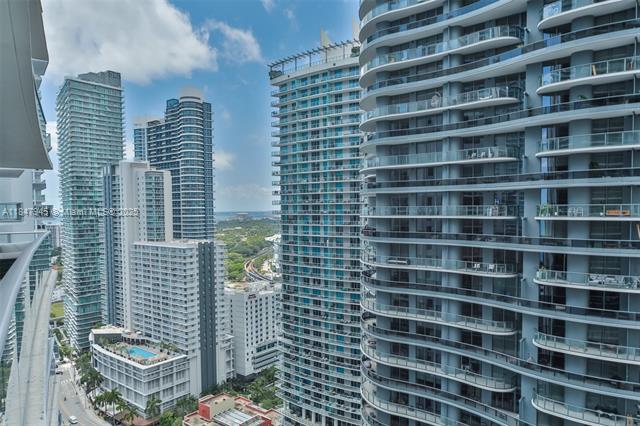 Building Photo - 1010 Brickell Ave