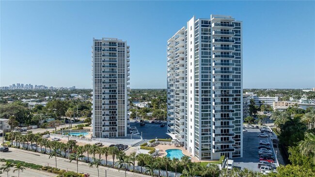 Building Photo - 2715 N Ocean Blvd