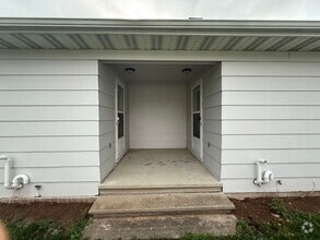 Building Photo - 207-211 Maple Street