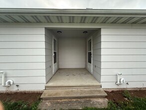 Building Photo - 207-211 Maple Street