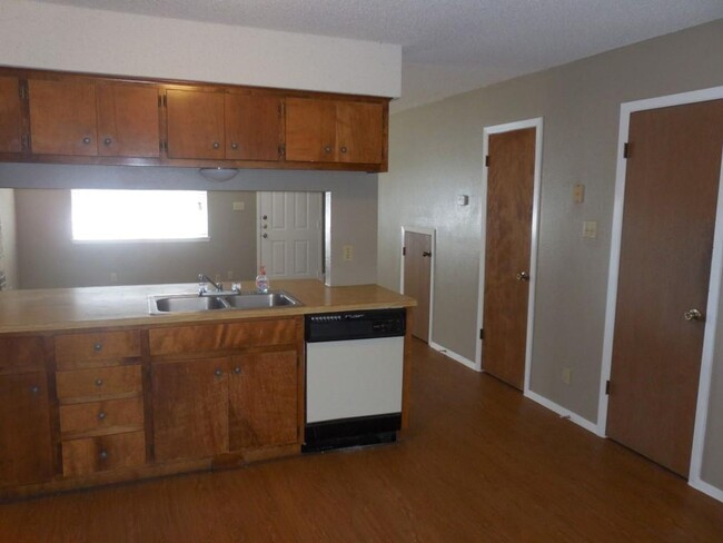 Building Photo - AUS8108 Dunn