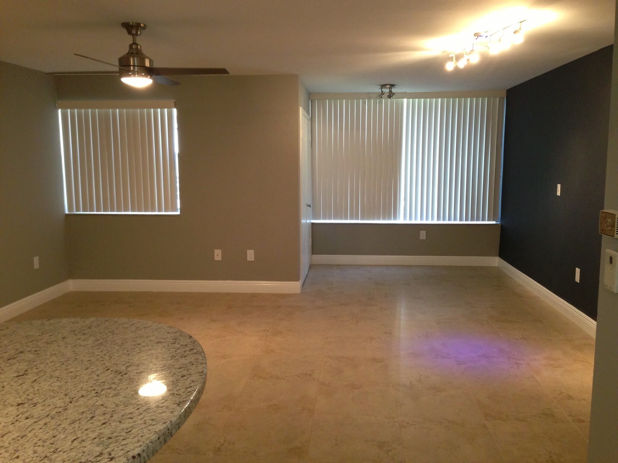 Building Photo - 2850 N Oakland Forest Dr