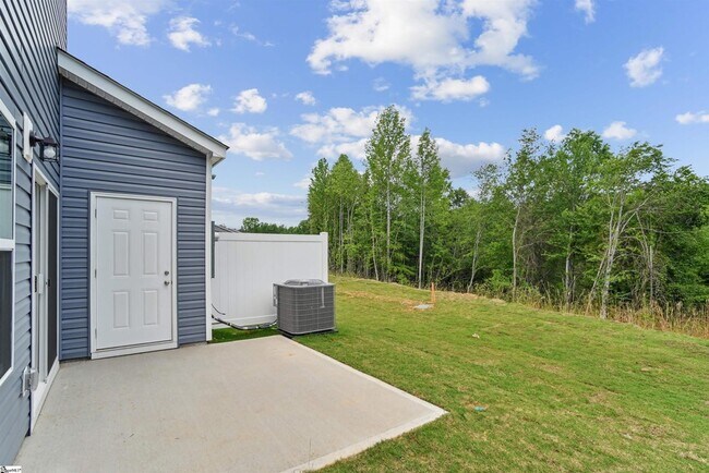 Building Photo - 7 Gramercy Wds Ln