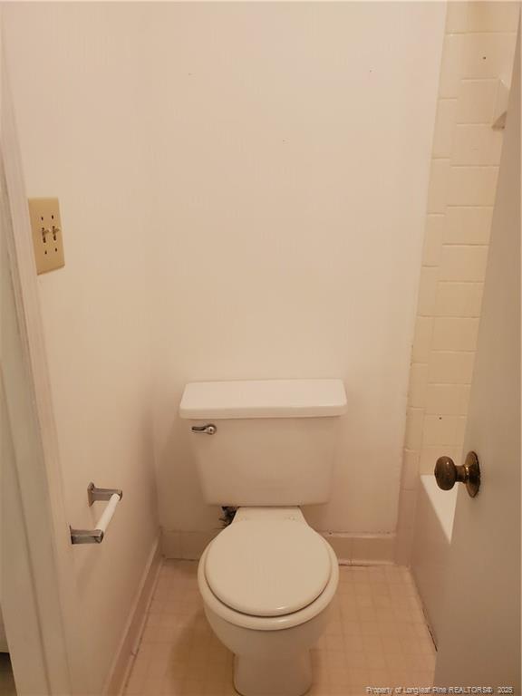 Building Photo - 3264 Glenmore Dr