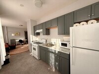 Building Photo - 70 Russell St