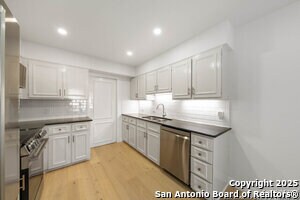 Building Photo - 7815 Broadway St